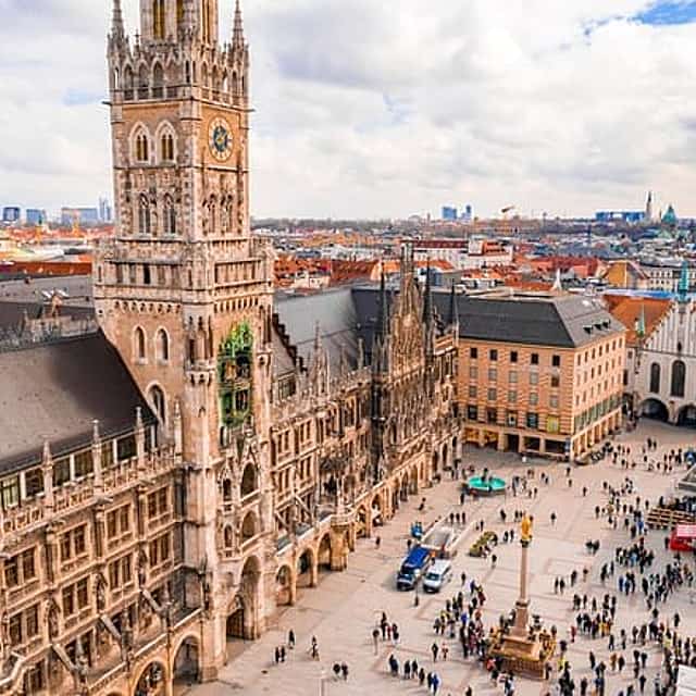 Vilshofen to Munich 1-Way Private Transfer with Sightseeing Stop