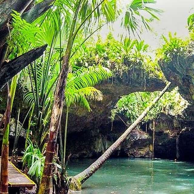 Cozumel Jeep Adventure to Jade Caverns with Lunch and Snorkel
