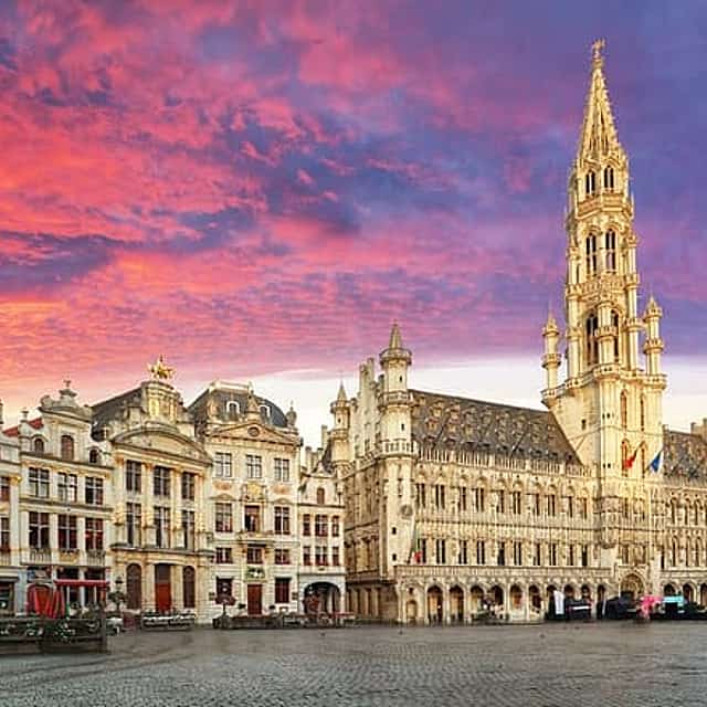 Amsterdam to Brussels Private Sightseeing Transfer via Antwerp