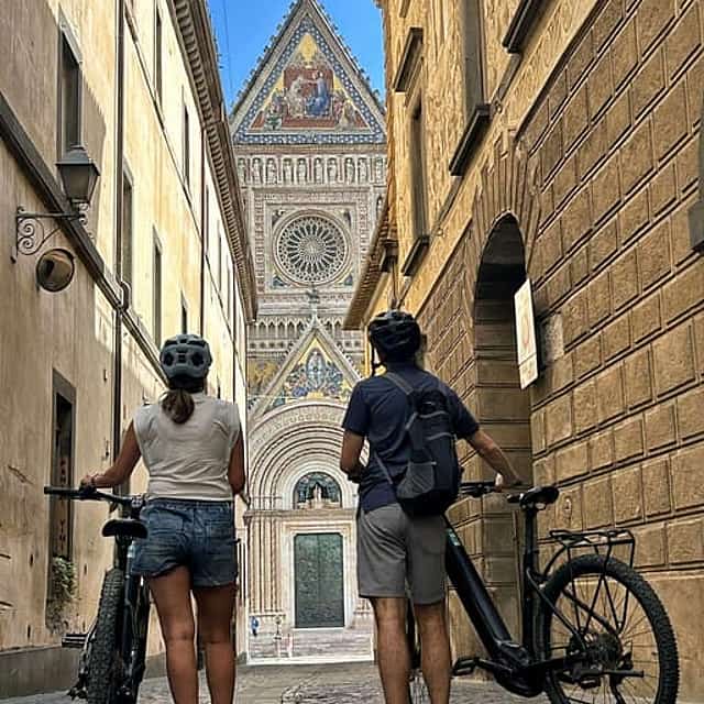 Orvieto & Civita E-Bike Tour w/ Private Transfer from Rome