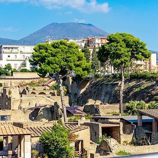 Herculaneum & Pompeii Skip-The-Line with Easy Lunch Included