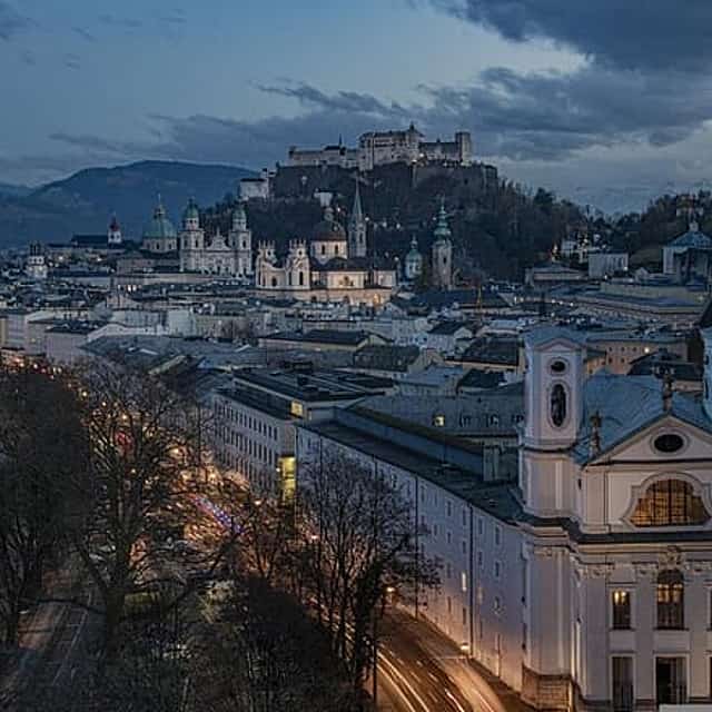 Passau to Salzburg 1-Way Private Transfer with Sightseeing Stop