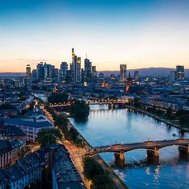 Frankfurt: Hledání pokladu a hlavní památky – Prohlídka s vlastním průvodcem pěšky