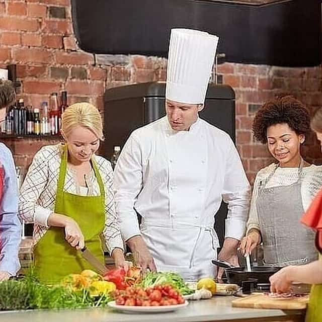 Pizza and Gelato Cooking Class in Milan - Small Group Only
