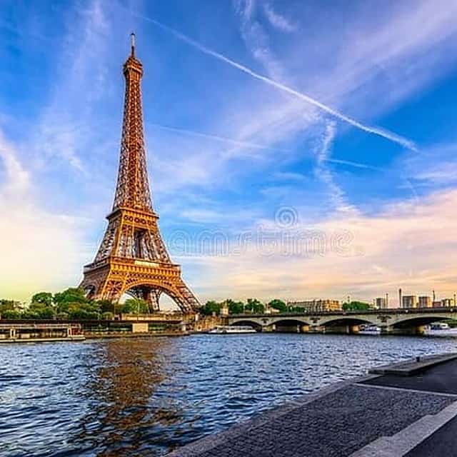 11 Hours Private Tour Eiffel tower with Louvre and City