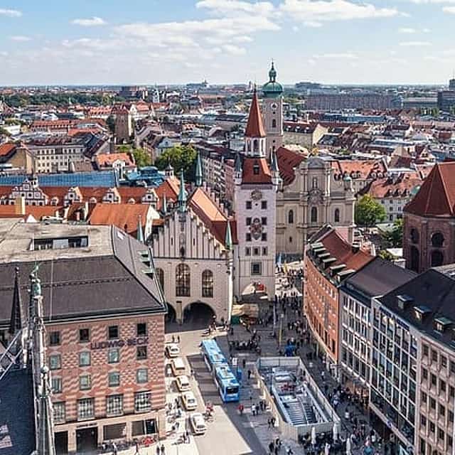 Private Transfer from Budapest to Munich, English-speaking driver