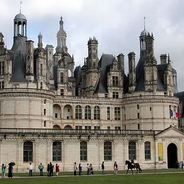 Loire Valley Castles VIP Private Tour: Chambord, Chenonceaux, Amboise