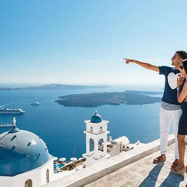 Private guided tour of Santorini