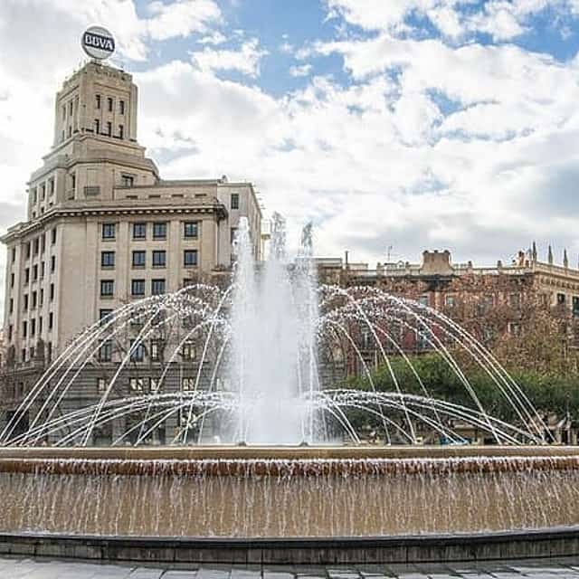 Private Transfer From Toulouse To Barcelona With a 2 Hour Stop