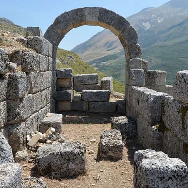 Discover Vlora and visit the Archaeological Park of Amantia