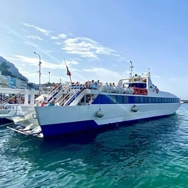 Ischia: Boat tour of the Island + stop in Sant'Angelo