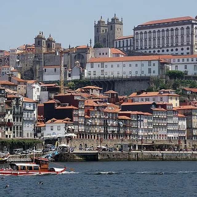 Sintra to Porto Private Transfer With 2 Hours Sightseeing