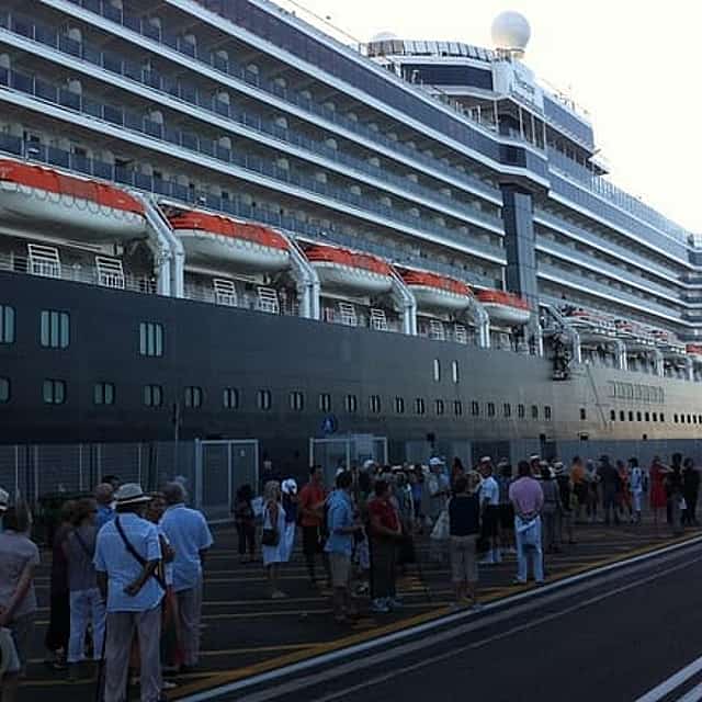 From Civitavecchia port with Vatican Museums & Tour Guide