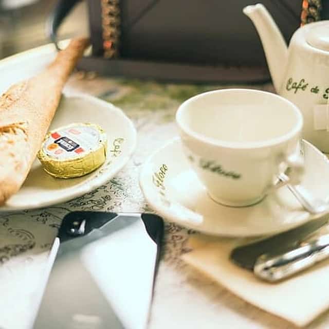 Half-Day Tour with Crepe and Eiffel Summit Visit with Pick up