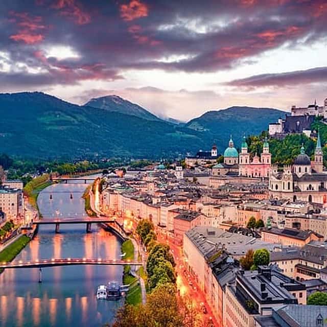 Private day trip from Munich to Eagles Nest, Salzburg and back
