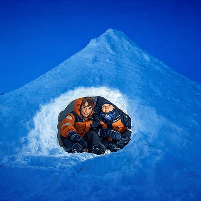 Build Your Own Snow Igloo — winter survival masterclass, Levi