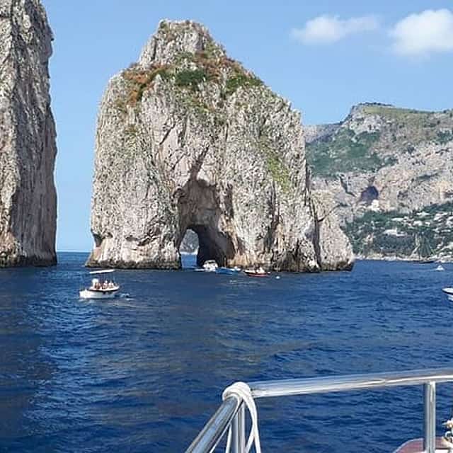 Capri Private Boat and Guided Tour No Stress Full Day Experience