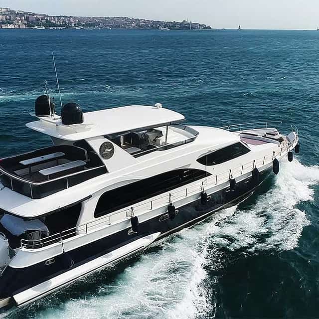 Morning Bosphorus Sightseeing Cruise with Stopover on the Asian Side