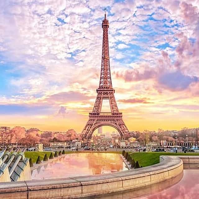 Private transfer from Amsterdam to Paris, 2h Stop in Brussels