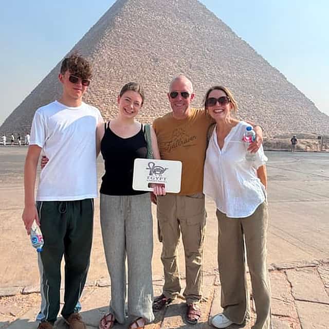 Top VIP Tour to Giza Pyramids, Grand Egyptian Museum and Nile Cruise