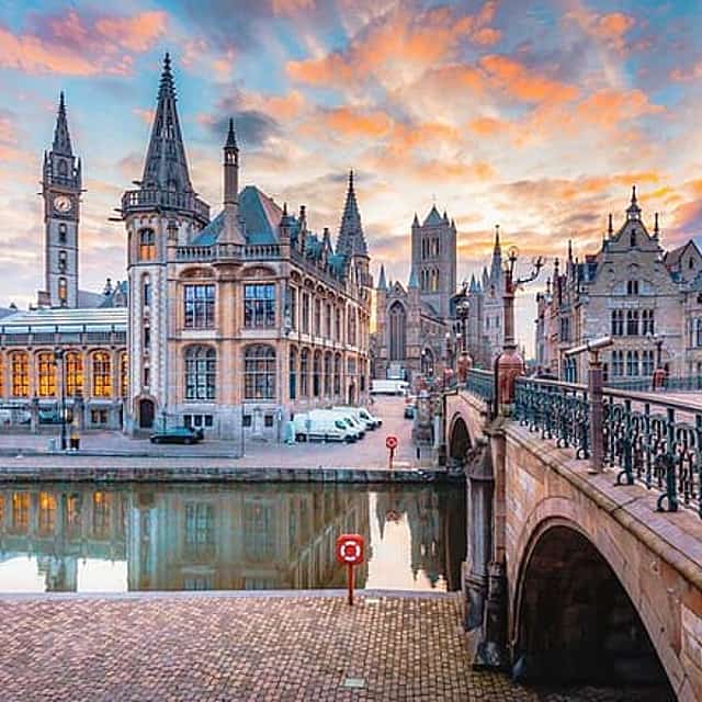 Privétransfer van Brugge naar Frankfurt, 2 uur stop in Gent