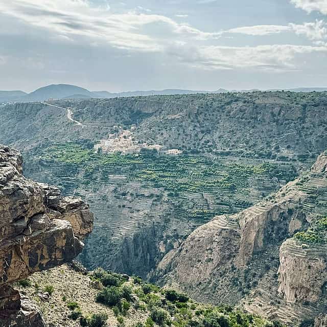 From Muscat: Nizwa & Jebel Akhdar Group Tour