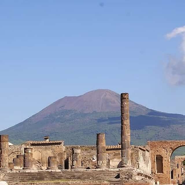 Pompeii and Vesuvius Scenic Drive with Wine Tasting from Rome