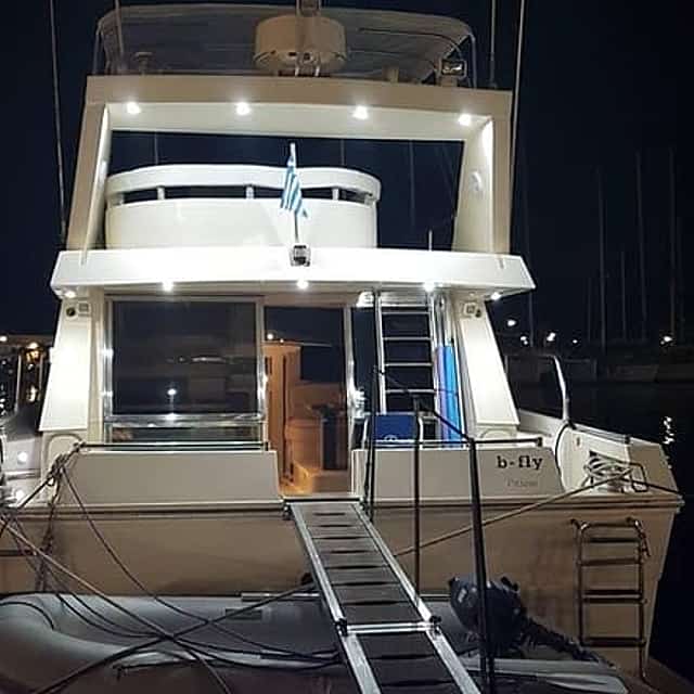 Private Tailormade Yacht Sunset Cruise in Santorini