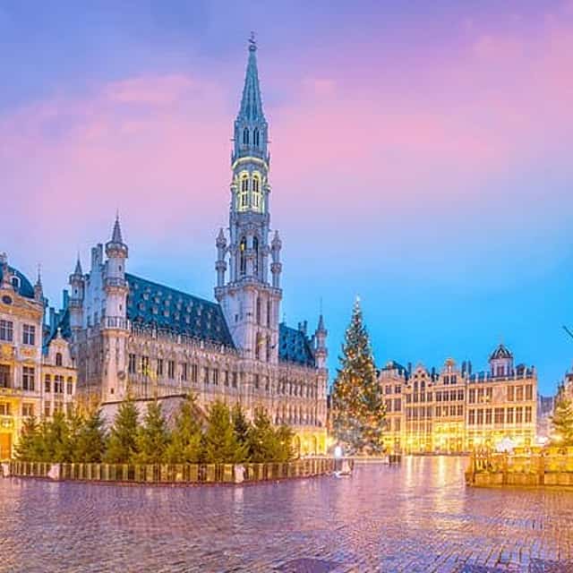 Prive transfer van Amsterdam naar Brussel, 2 uur stop in Arnhem