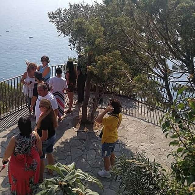 Amalfi Coast tour with 1-hour boat excursion