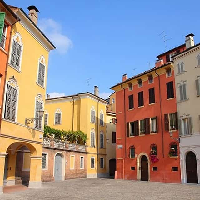 Modena Scavenger Hunt & Highlights Self-Guided Walking Tour