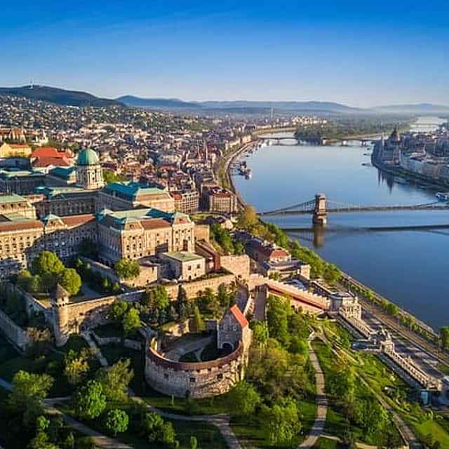 Misterio Otomano de Budapest: Búsqueda de Viaje en el Tiempo a Través del Castillo de Buda