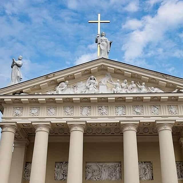 Vilnius Scavenger Hunt & Highlights Self-Guided Walking Tour