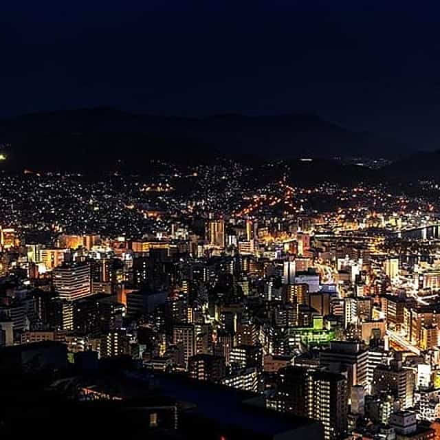 One-way day trip to Nagasaki via Saga from Fukuoka with Minibus7m