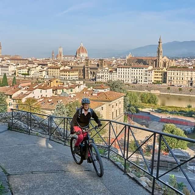 Small Group Guided Tour of Florence and Piazzale Michelangelo by E-bike with Surprise Tasting