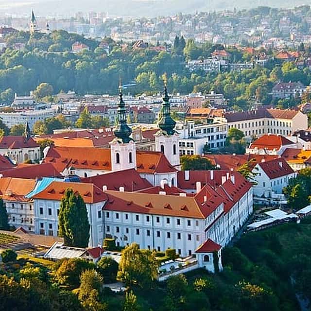 Private Scenic Transfer from Frankfurt to Prague with 4h of Sightseeing