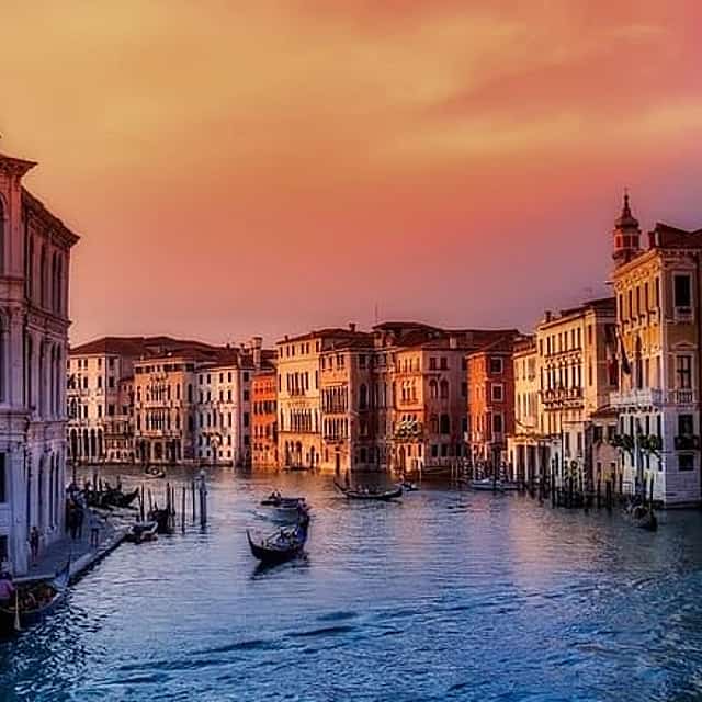 Private Transfer from Split to Venice with 2h of Sightseeing