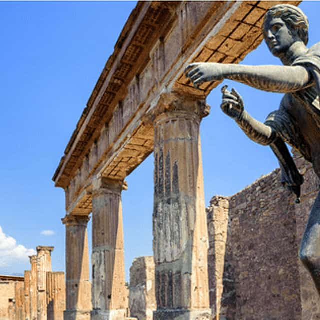 Pompeii and Vesuvius full day tour with Italian lunch from Naples
