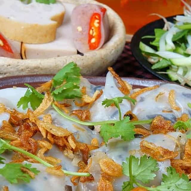 Ho Chi Minh City’s most delicious street food tour by motorbike