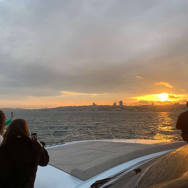 A Dreamy Sunset Tour on the Bosphorus with a Luxury Yacht
