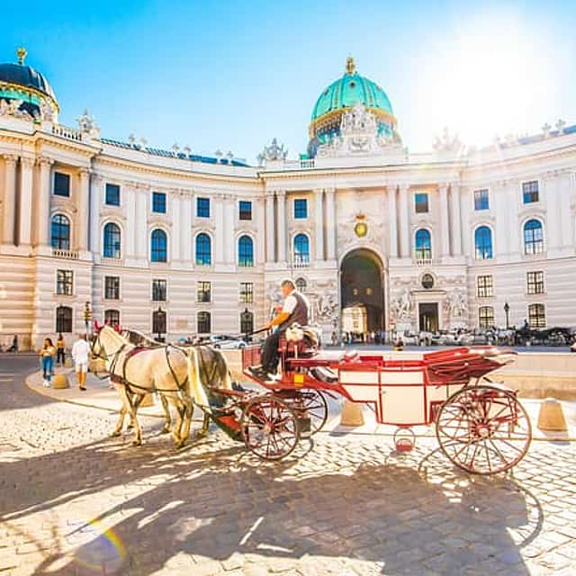 Skip-the-Line Sisi Museum, Hofburg and Gardens Tour Vienna - Spanish