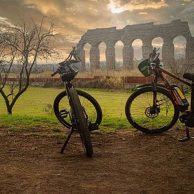 DELUXE Appian Way Bike Tour with Catacombs Visit & Lunch