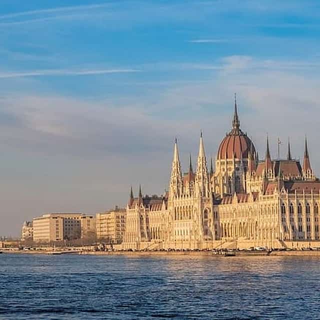 Private Transfer from Frankfurt to Budapest, English-speaking driver