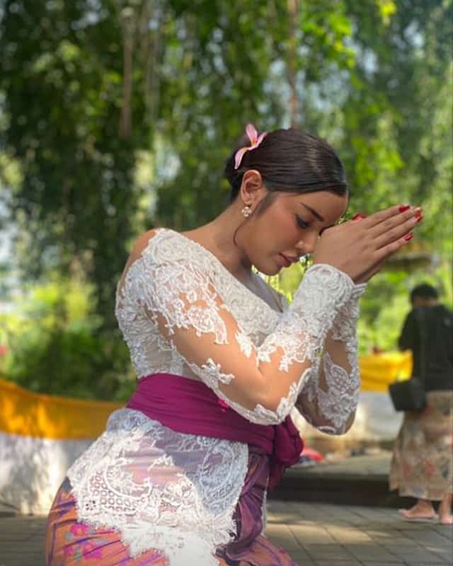 Bali Taman Beji Griya Waterfall Purification Ceremony