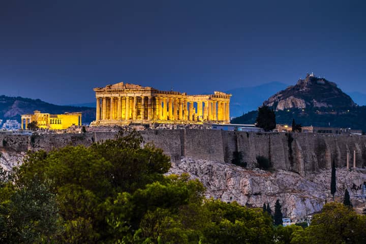 Athens by Night Small Group Sightseeing with Drinks and Food Tasting