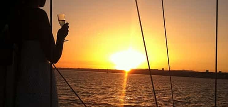 Photo 1 Cascais Luxury Romantic Private 2h Cruise with sparkling wine