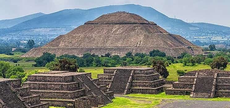 Photo 1 3X1 Teotihuacan, Basilica of Guadalupe, Tlatelolco and Tequila Tour