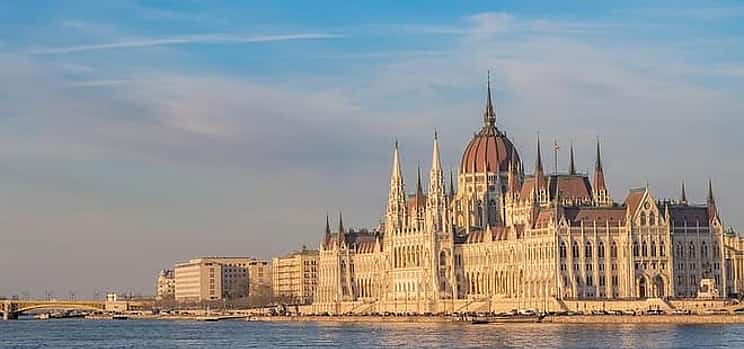 Photo 1 Private Transfer from Zagreb to Budapest with 2 hours for sightseeing