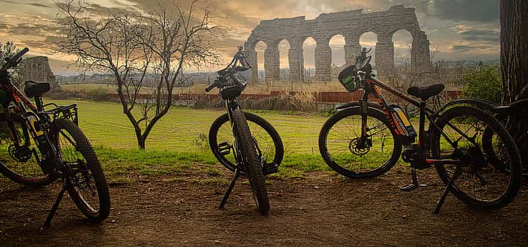 Photo 1 Deluxe Appian Way Bike Tour with Catacombs Visit, Traditional Lunch and Aqueducts Tour