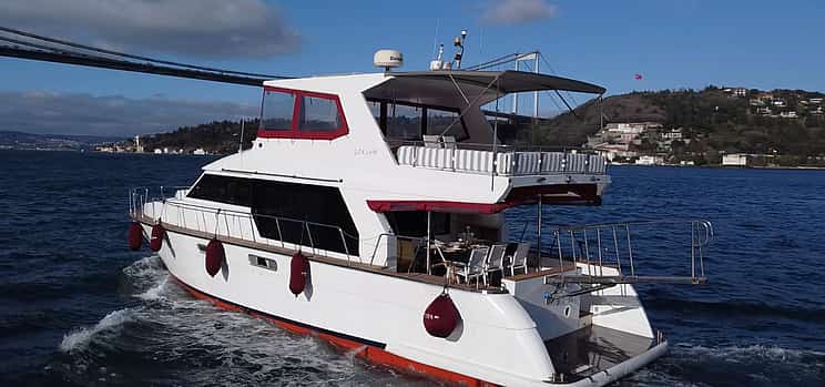 Photo 1 18-meter Yacht Rental from Bebek